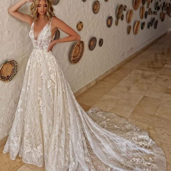 Ezoani/NILE/Color Beige, Wedding Gown - Picture 1 of 8